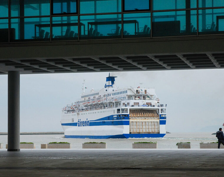 aerei-navi-ferragosto-sardegna